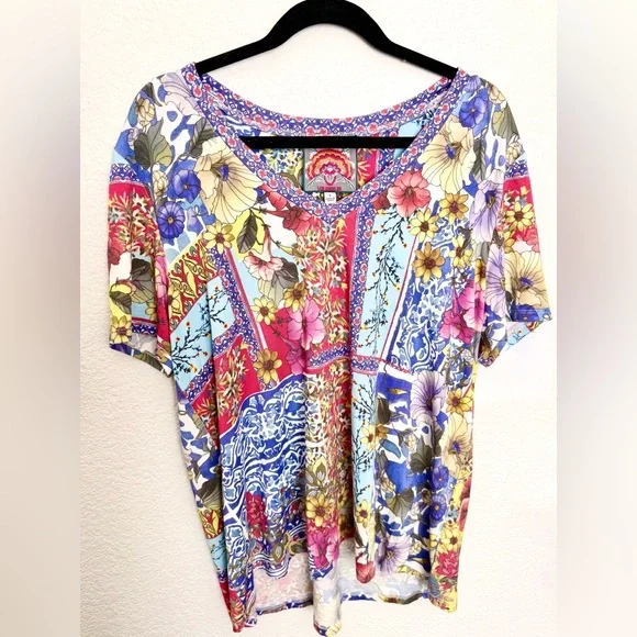 Johnny Was Janie Favorite V-Neck Tee Shirt Multicolor Patchwork Floral Boho Sz L - Picture 2 of 5